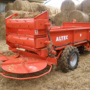 straw-spreading-machine