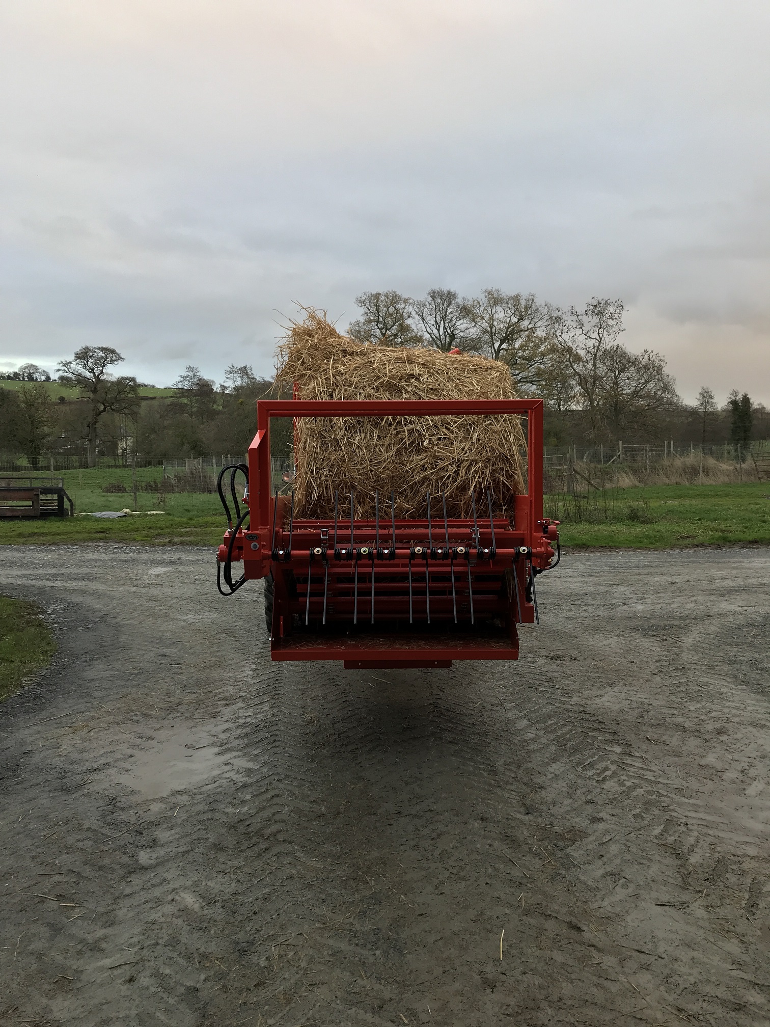 Current Straw Spreading Machinery Straw Spreader